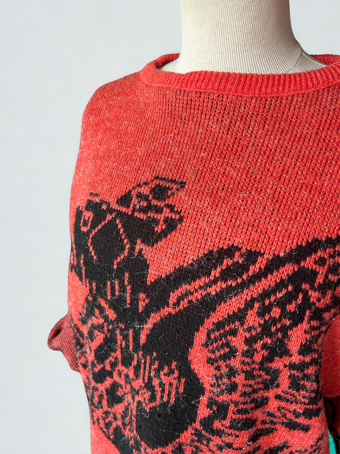 Pull long vintage rouge et noir griffon