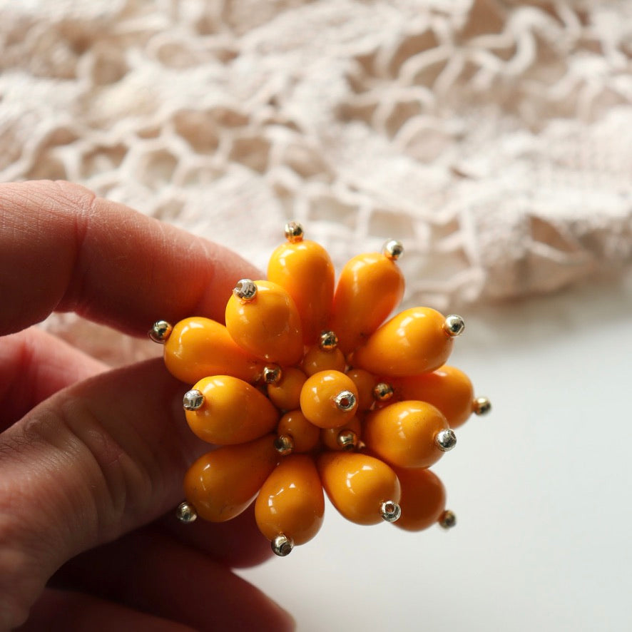 Boucles d'oreille vintage à clips fleurs 70's orange la friperie vintage 25