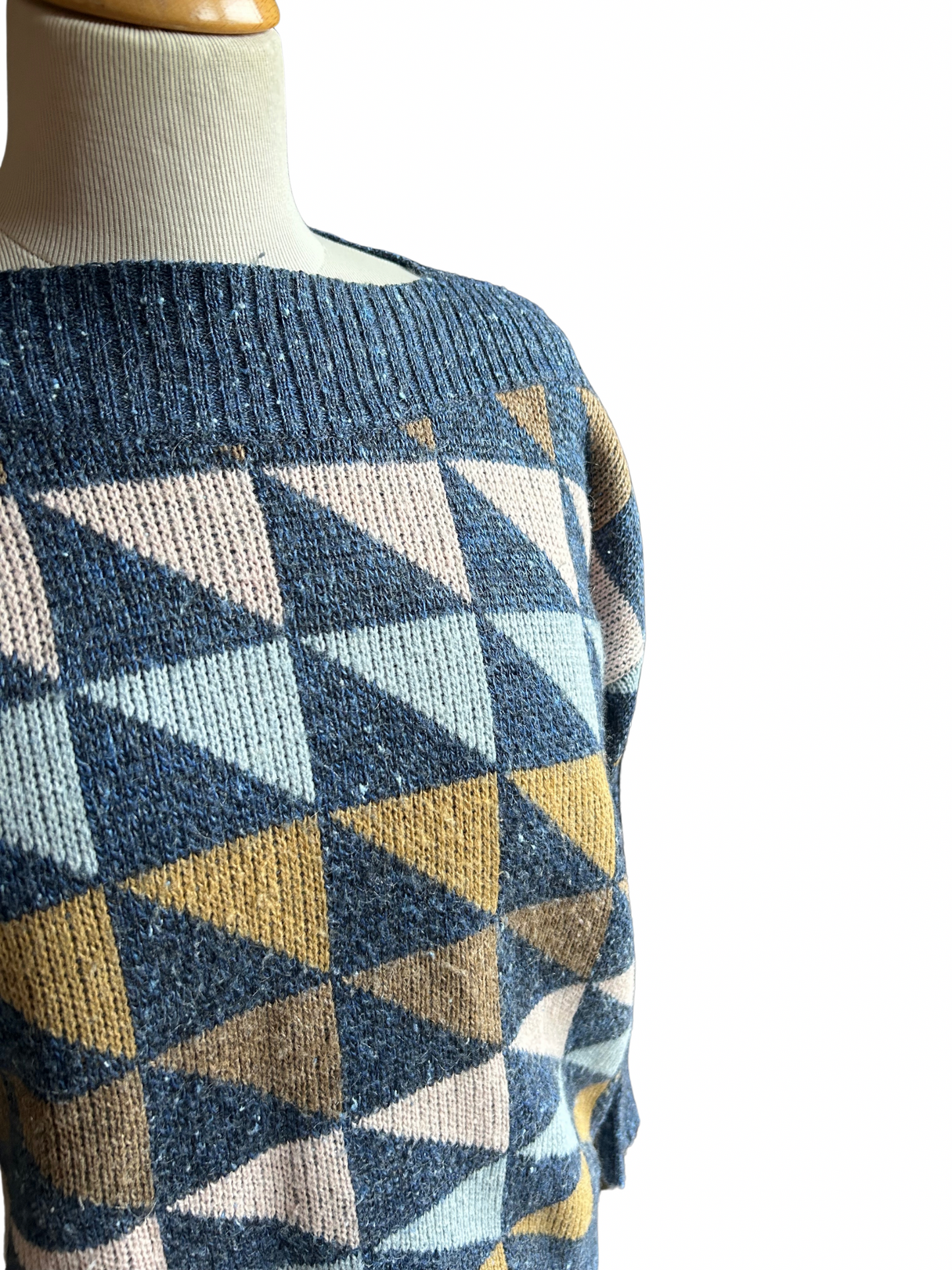 Pull over vintage motifs colorés la friperie vintage 25