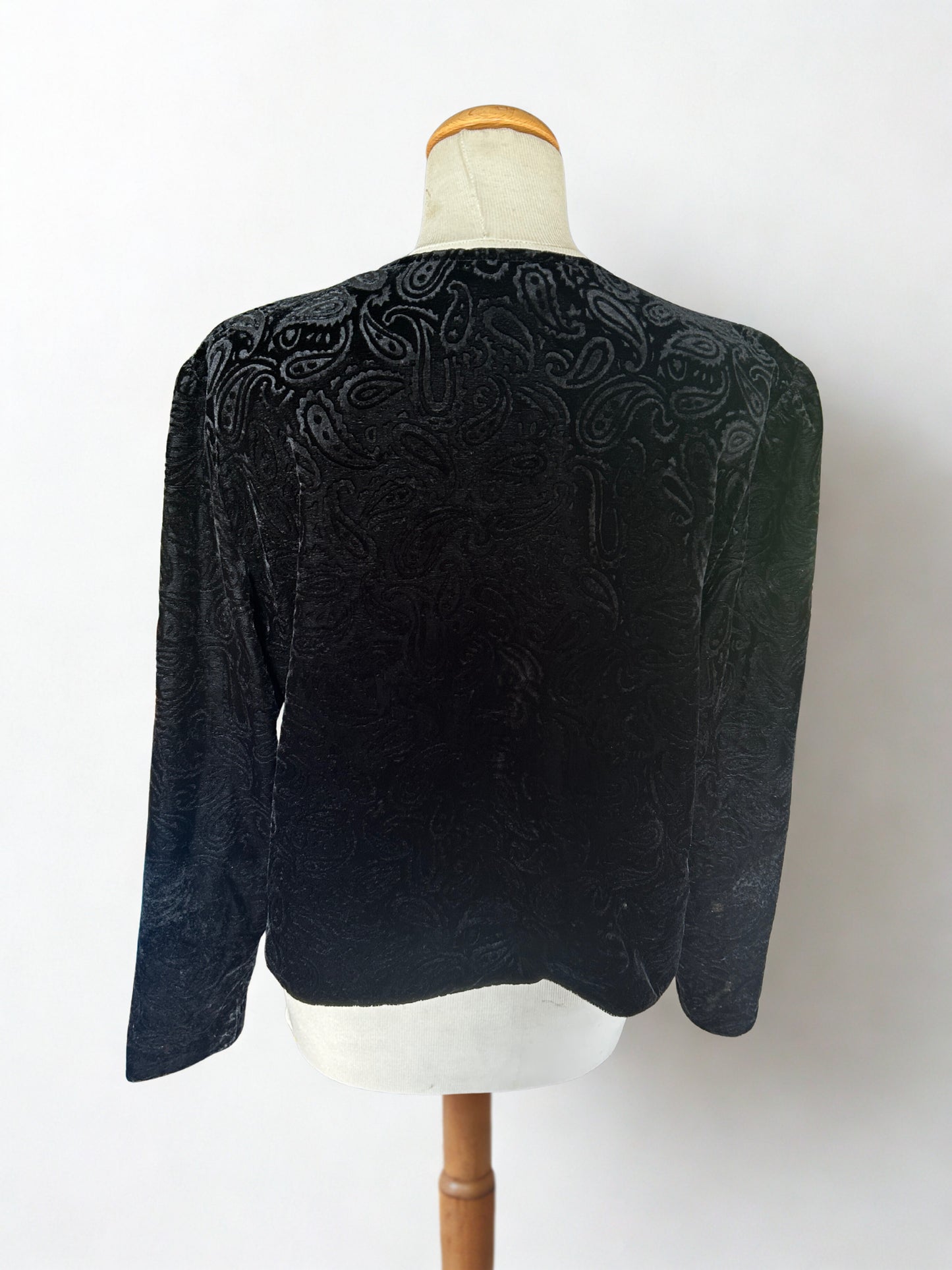 Veste vintage en velours noir motifs cachemire