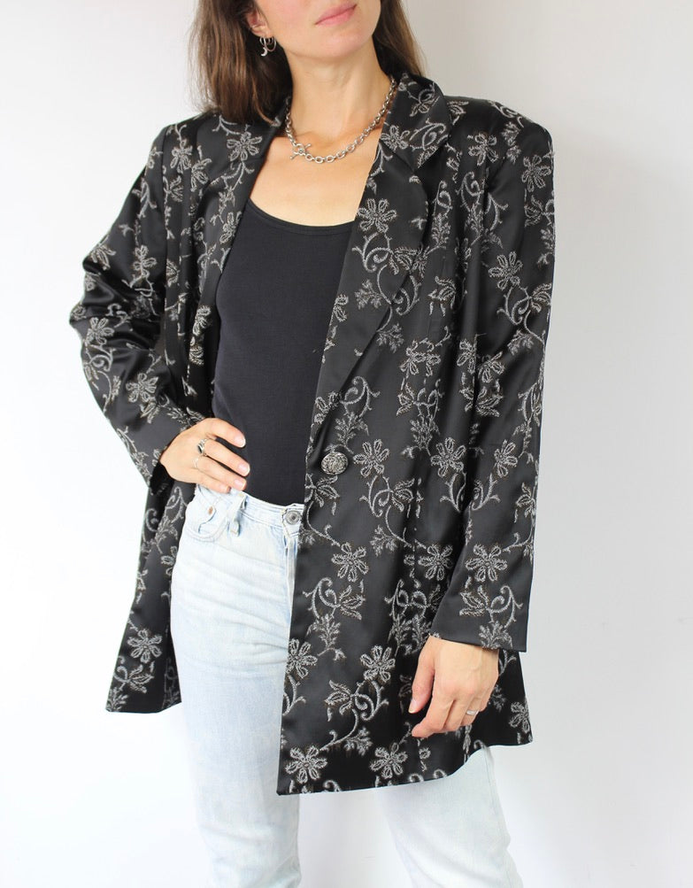 Vest vintage noir motifs fleurs brodés grises Elisabeth Rossignol la friperie vintage 25