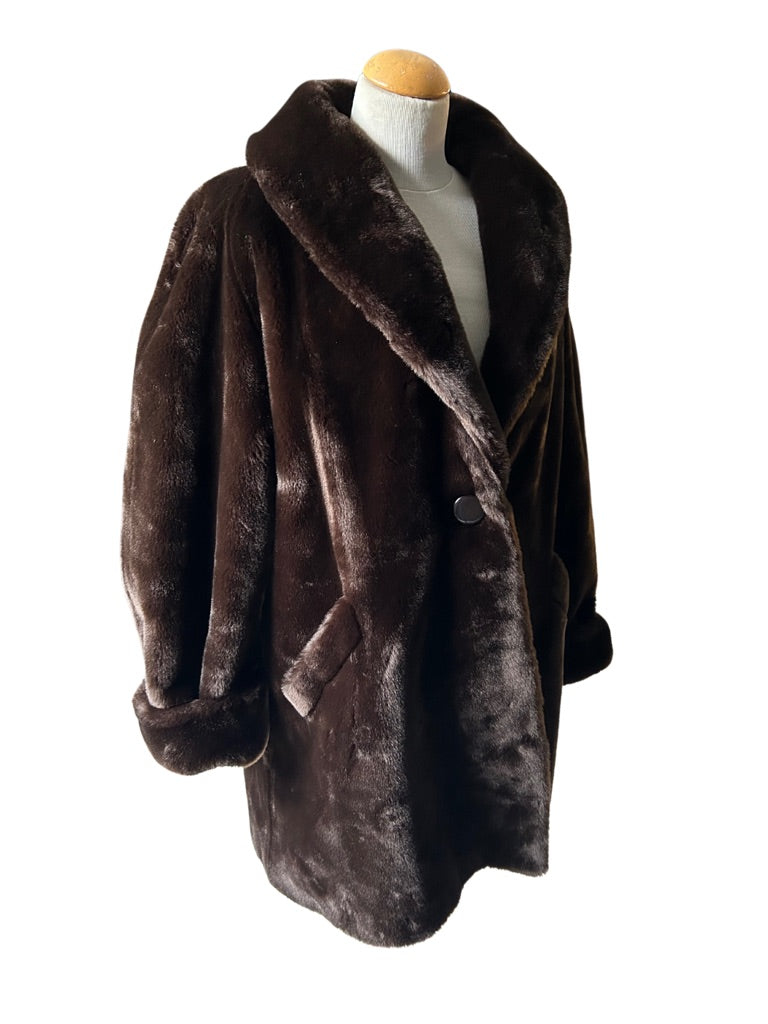 Manteau vintage fausse fourrure marron Paris la friperie vintage 25