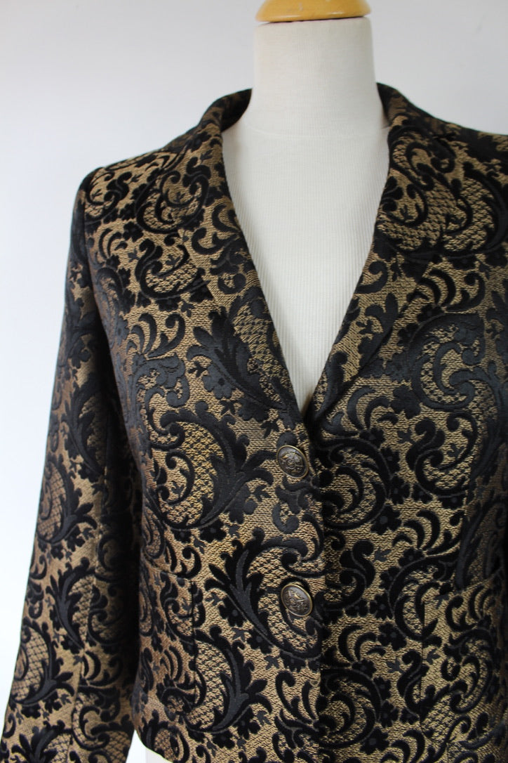 Veste vintage satin noir et motifs baroques dorés Kookaï France