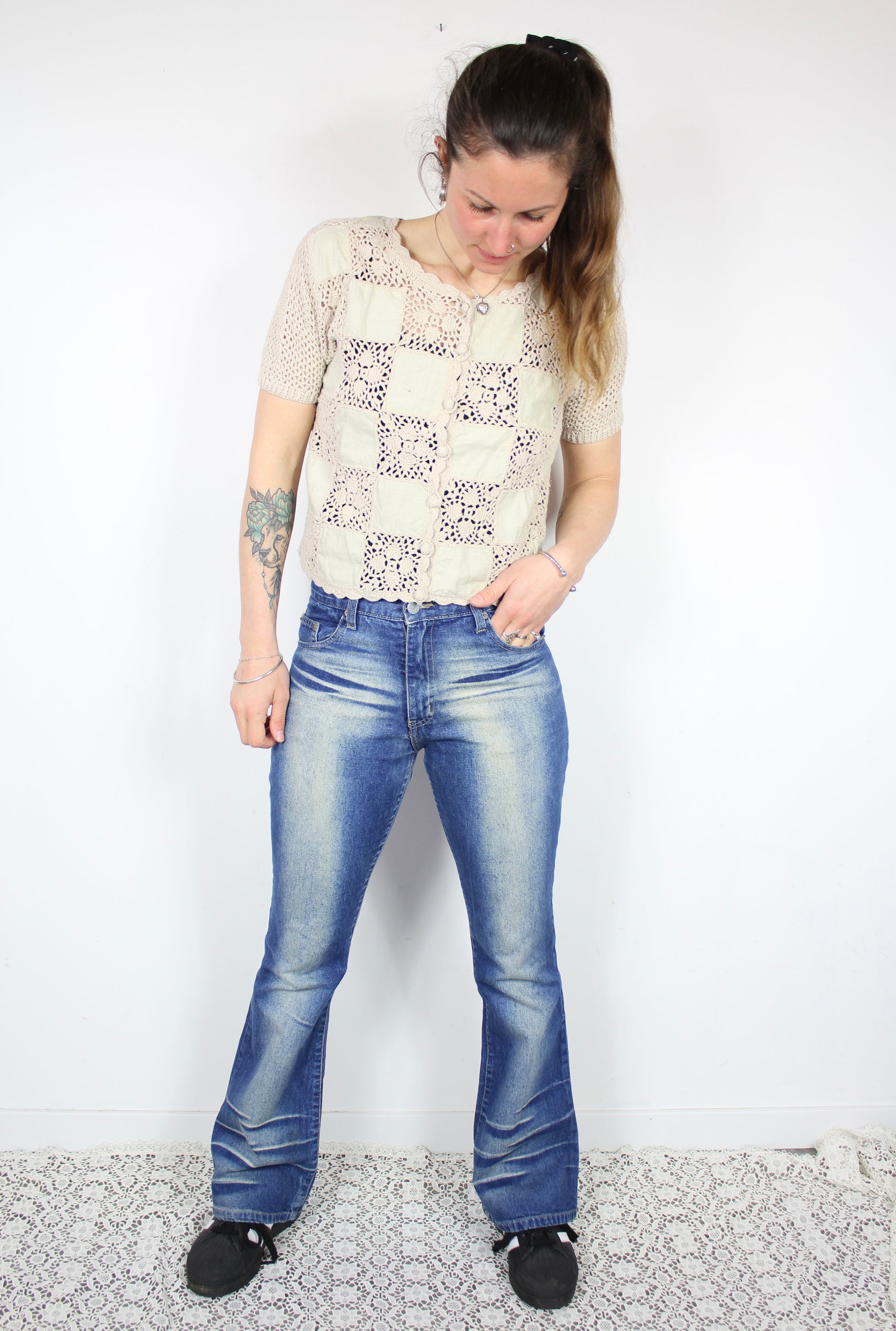 T-shirt vintage écru crochet manches courtes années 70 la friperie vintage 25