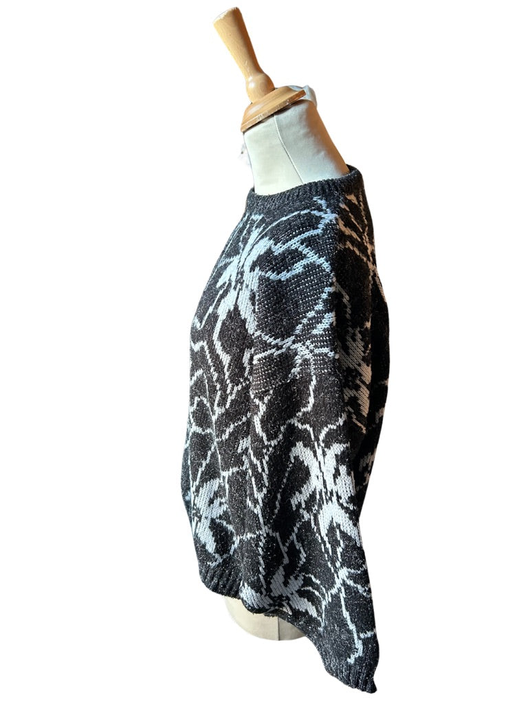 Pull over vintage noir et blanc à motifs la friperie vintage 25