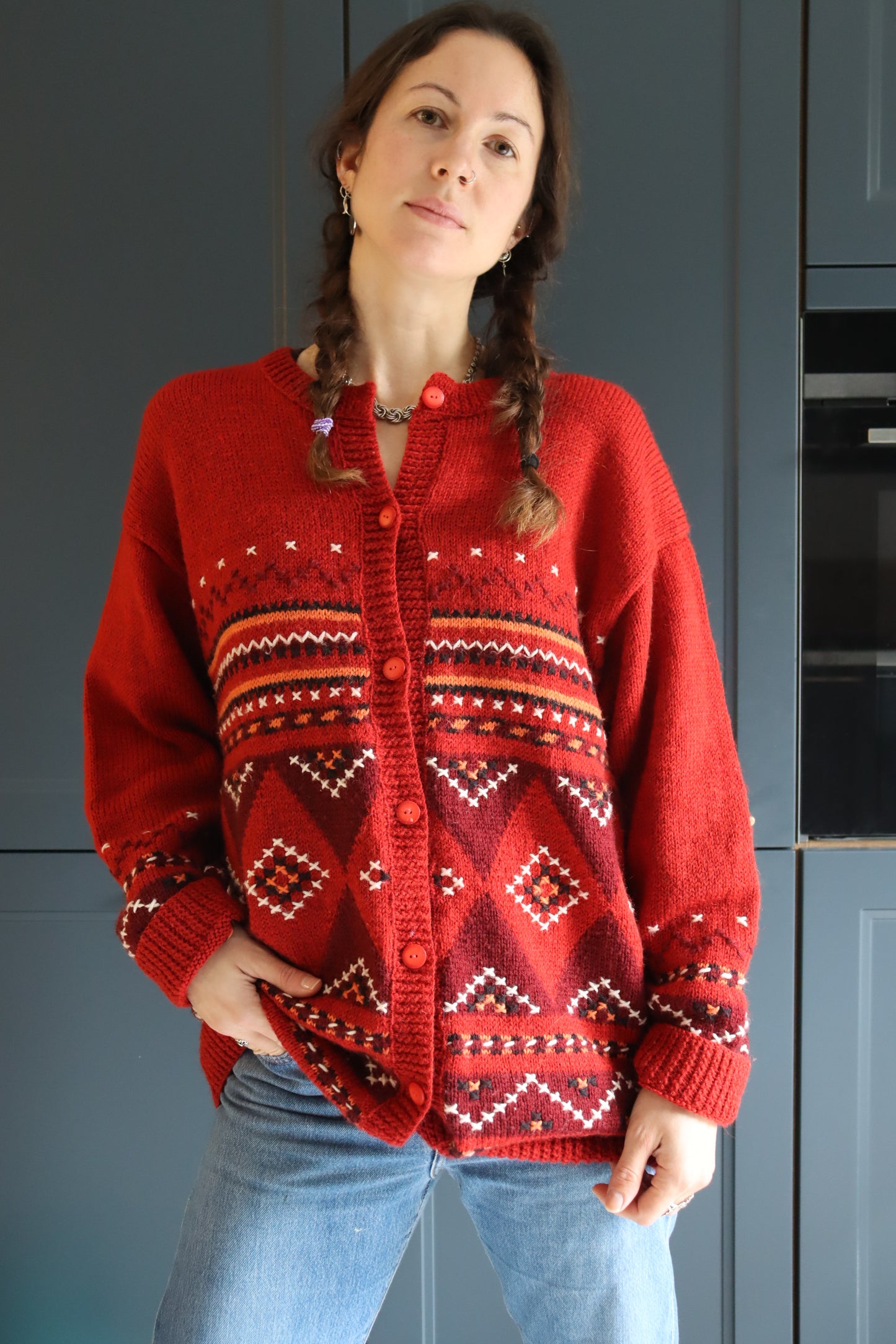 Gilet long vintage rouge à broderies la friperie vintage 25