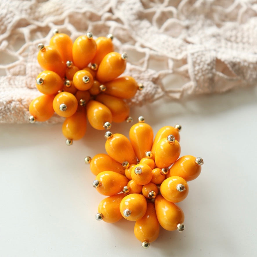 Boucles d'oreille vintage à clips fleurs 70's orange la friperie vintage 25