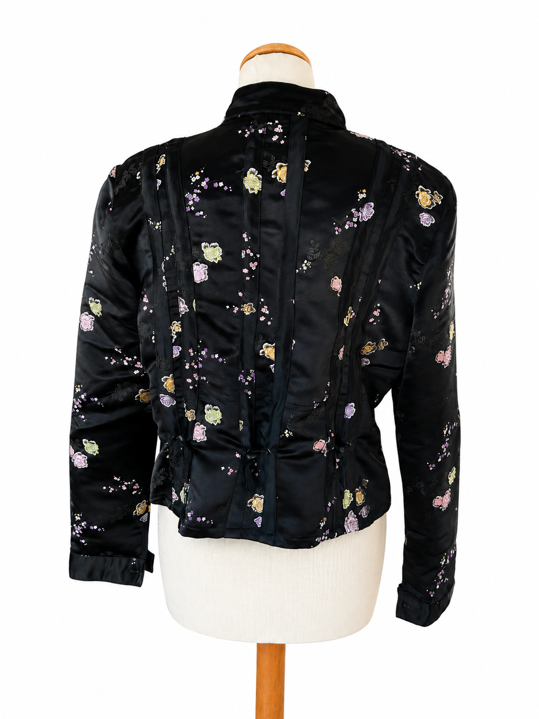Veste noir kimono satiné et fleurs