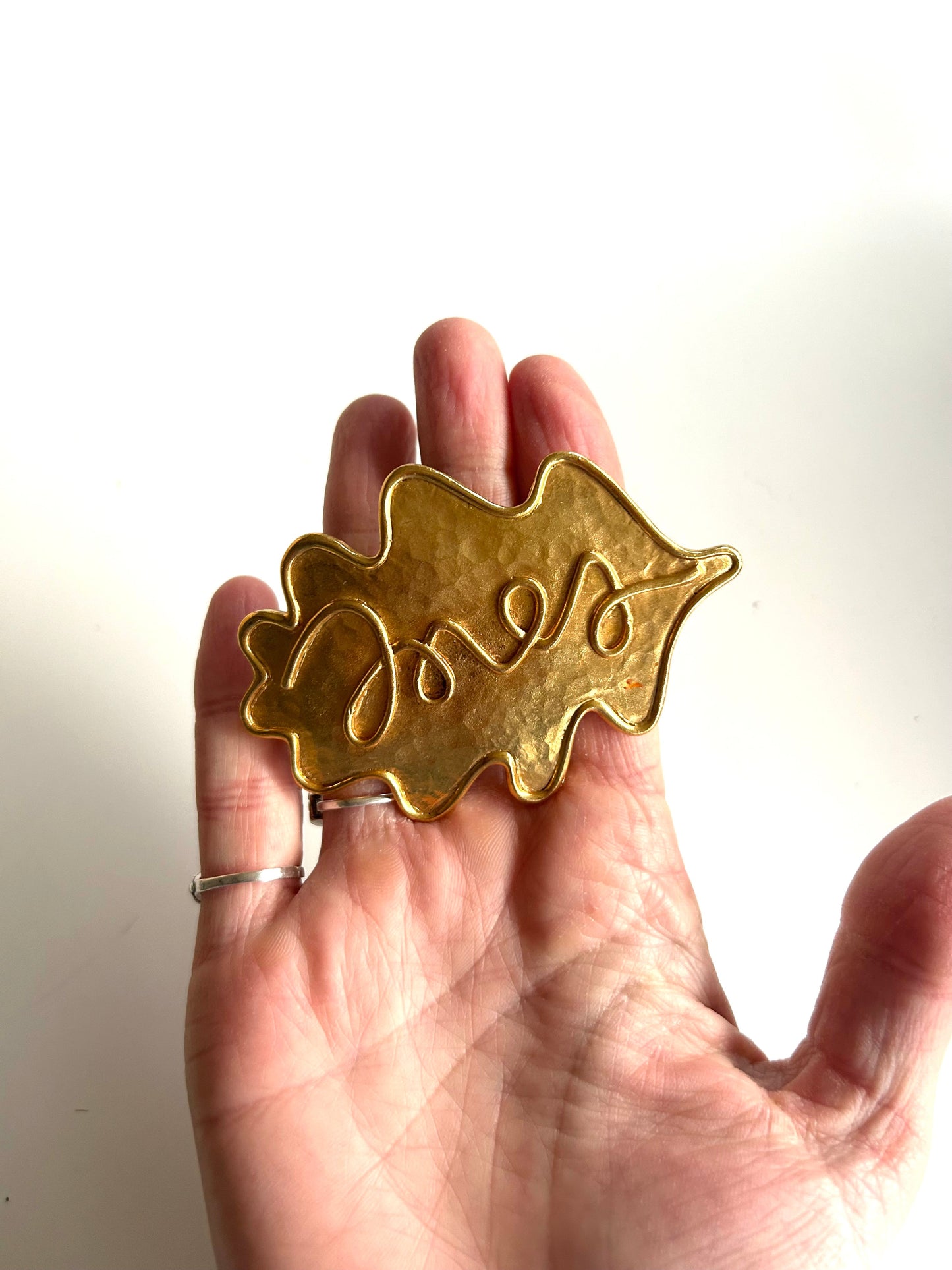 Broche feuille de chêne vintage Inès de la Fressange la friperie vintage 25