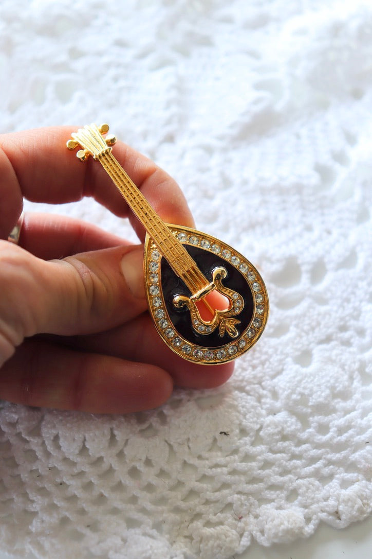 Broche gui la friperie vintage 25