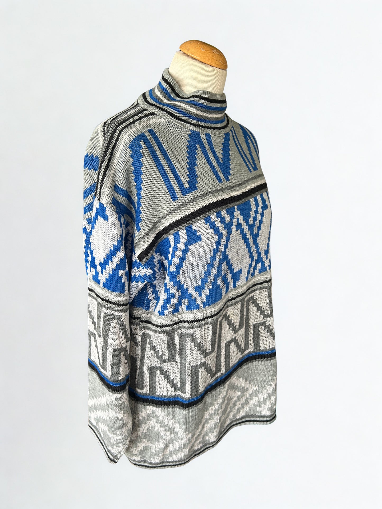 Pull vintage col montant motif gris bleu