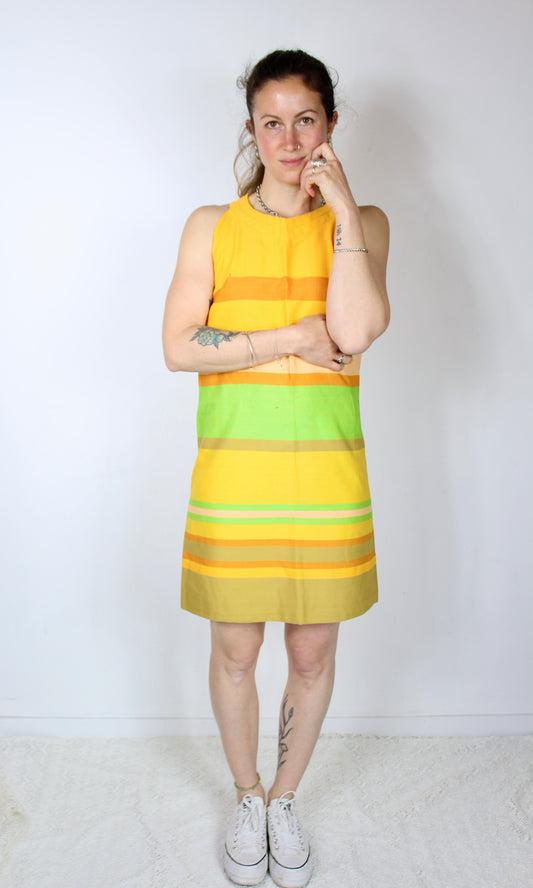 Robe vintage sans manches rayures colorées jaune orange droite la friperie vintage 25