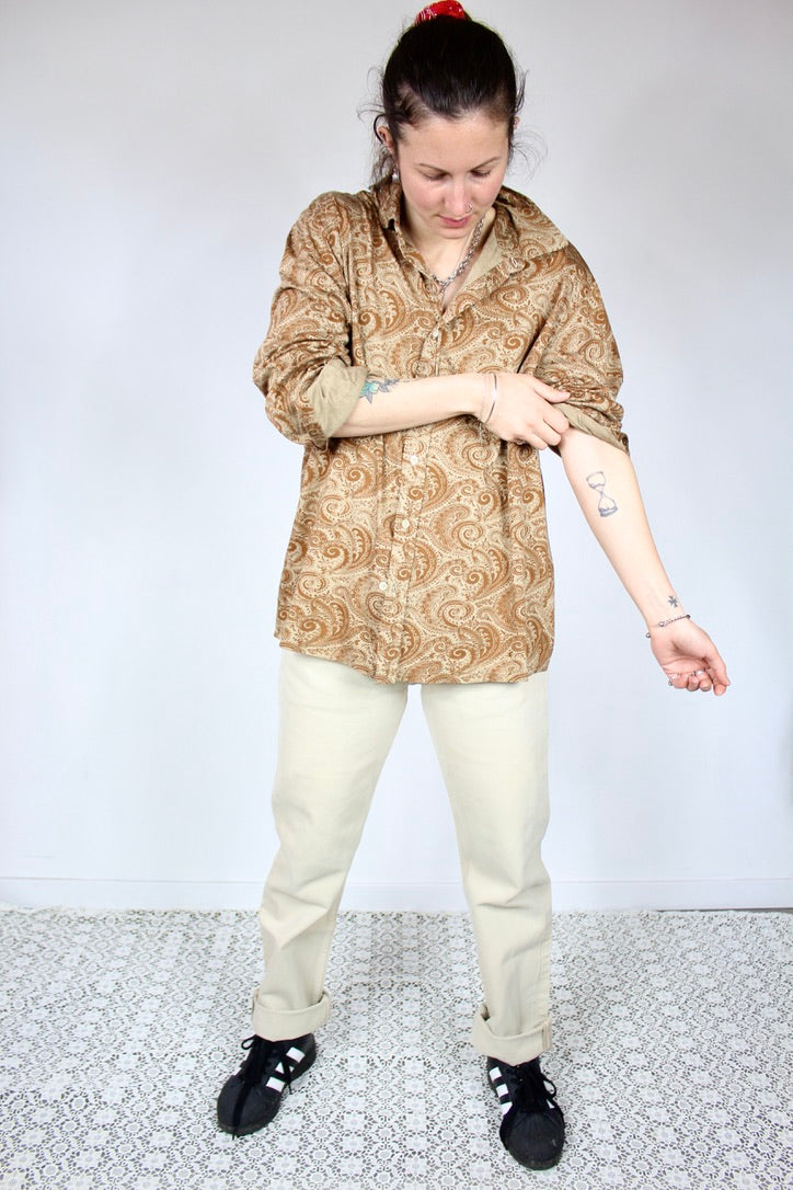 Chemise vintage beige à motifs marron foulard en coton la friperie vintage 25