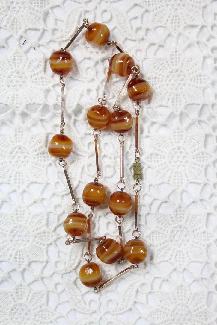 Collier ancien perles verres orange et chaine dorée seconde main - la friperie vintage 25