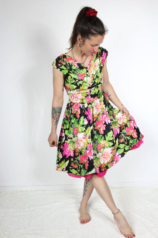 Robe swing vintage fleurie noir rose Palais Royal la friperie vintage 25