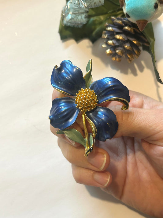 Broche fleur vintage émail bleu la friperie vintage 25
