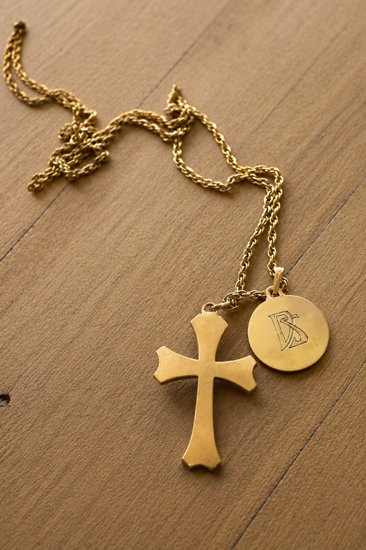 Collier vintage doré croix et médaille