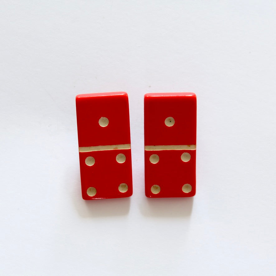 Boucles d'oreille clips vintage domino rouge plastique la friperie vintage 25
