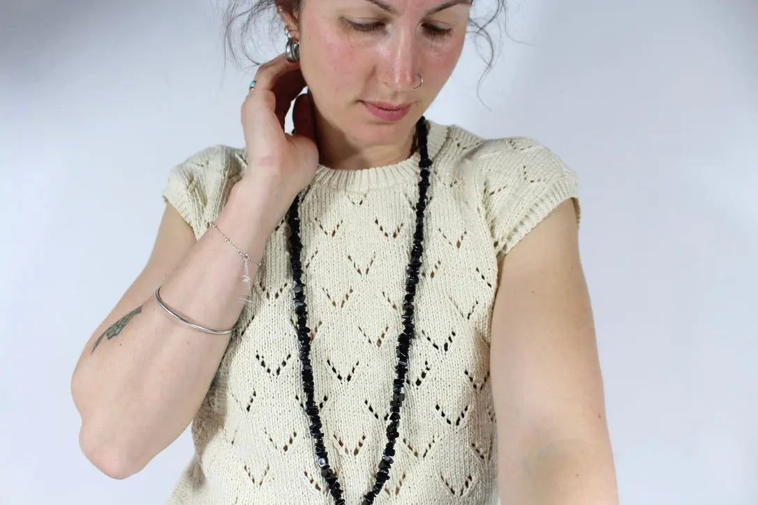 Collier long obsidienne ancien noir perles naturelles chips seconde-main - la friperie vintage 25