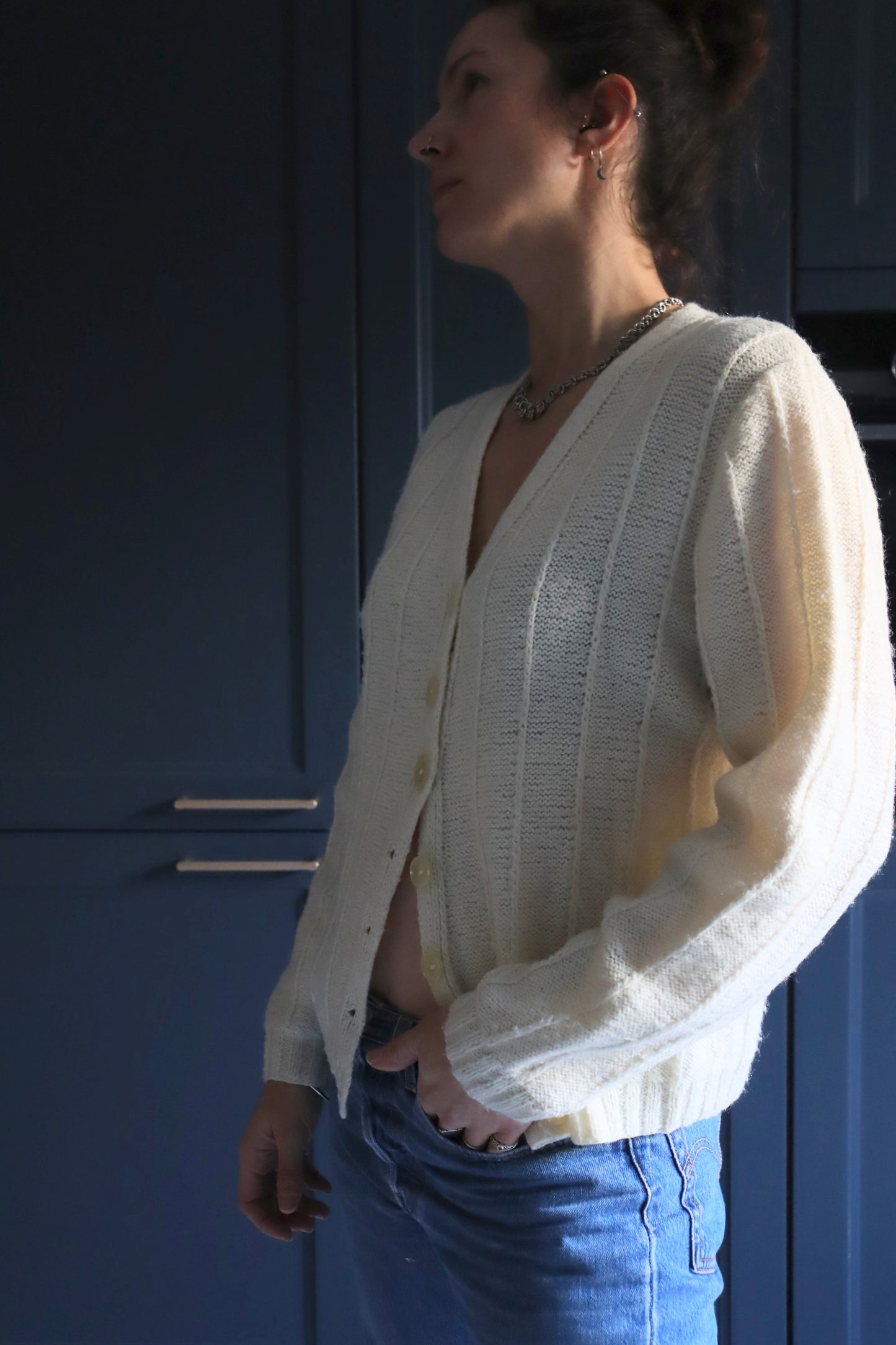 Cardigan vintage blanc fait main la friperie vintage 25