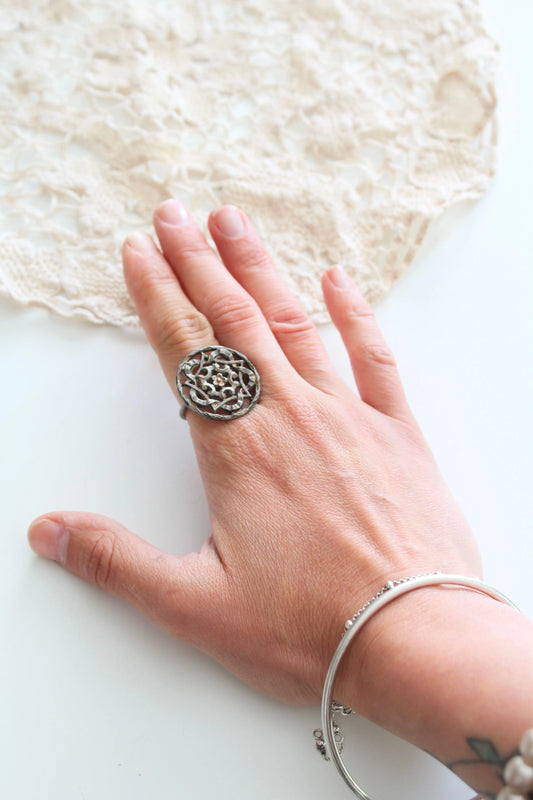 Bague plaqué argent motifs floraux 1950 la friperie vintage 25