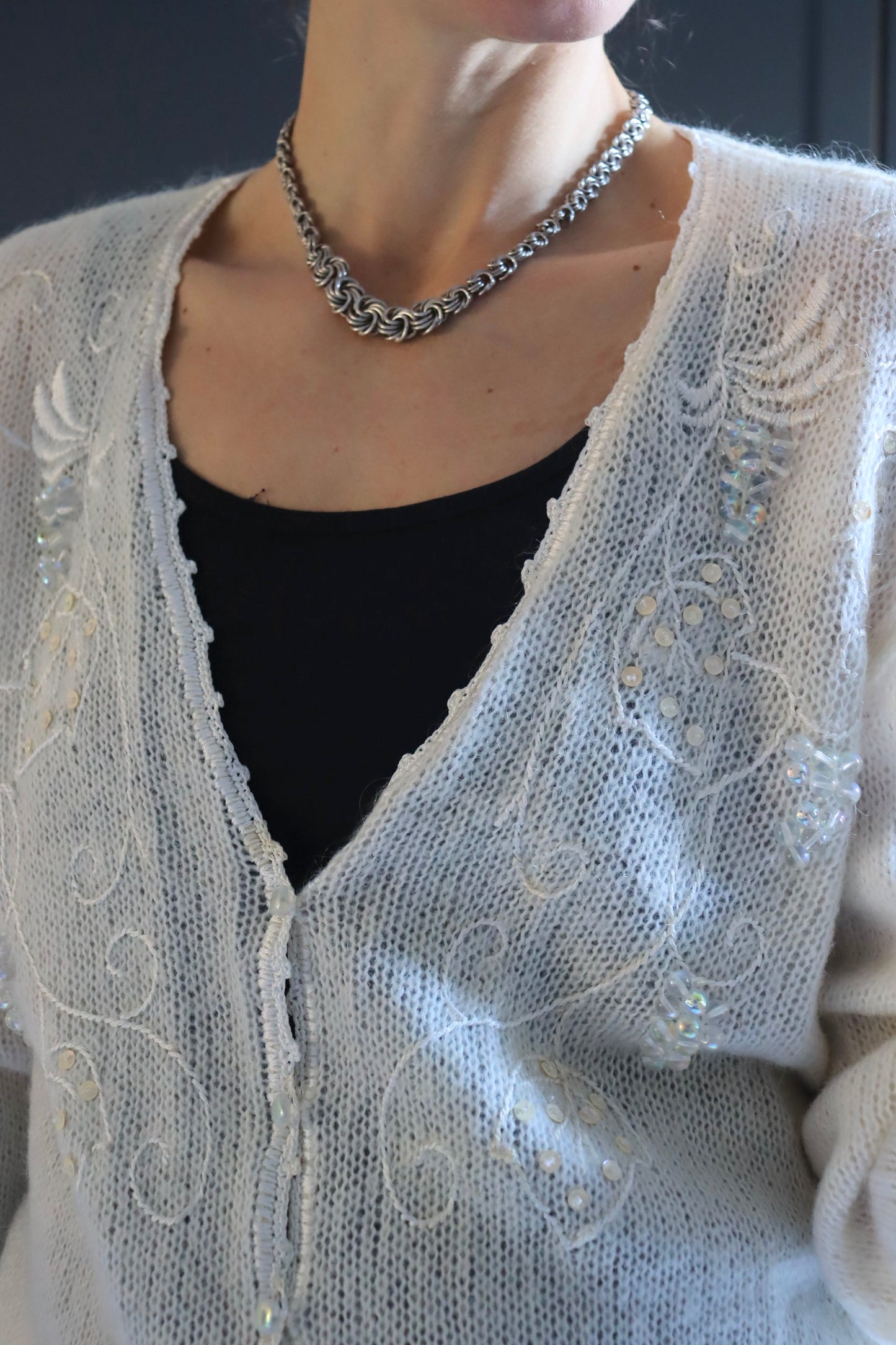 Gilet vintage blanc mohair brodé la friperie vintage 25