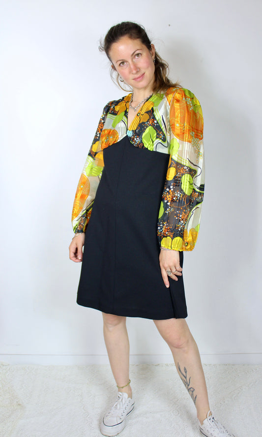 Robe vintage années 70 manches bouffantes transparentes orange motifs la friperie vintage 25