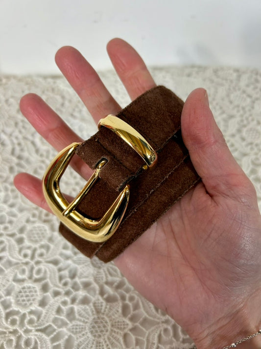 Ceinture vintage en cuir suedé marron et boucle dorée