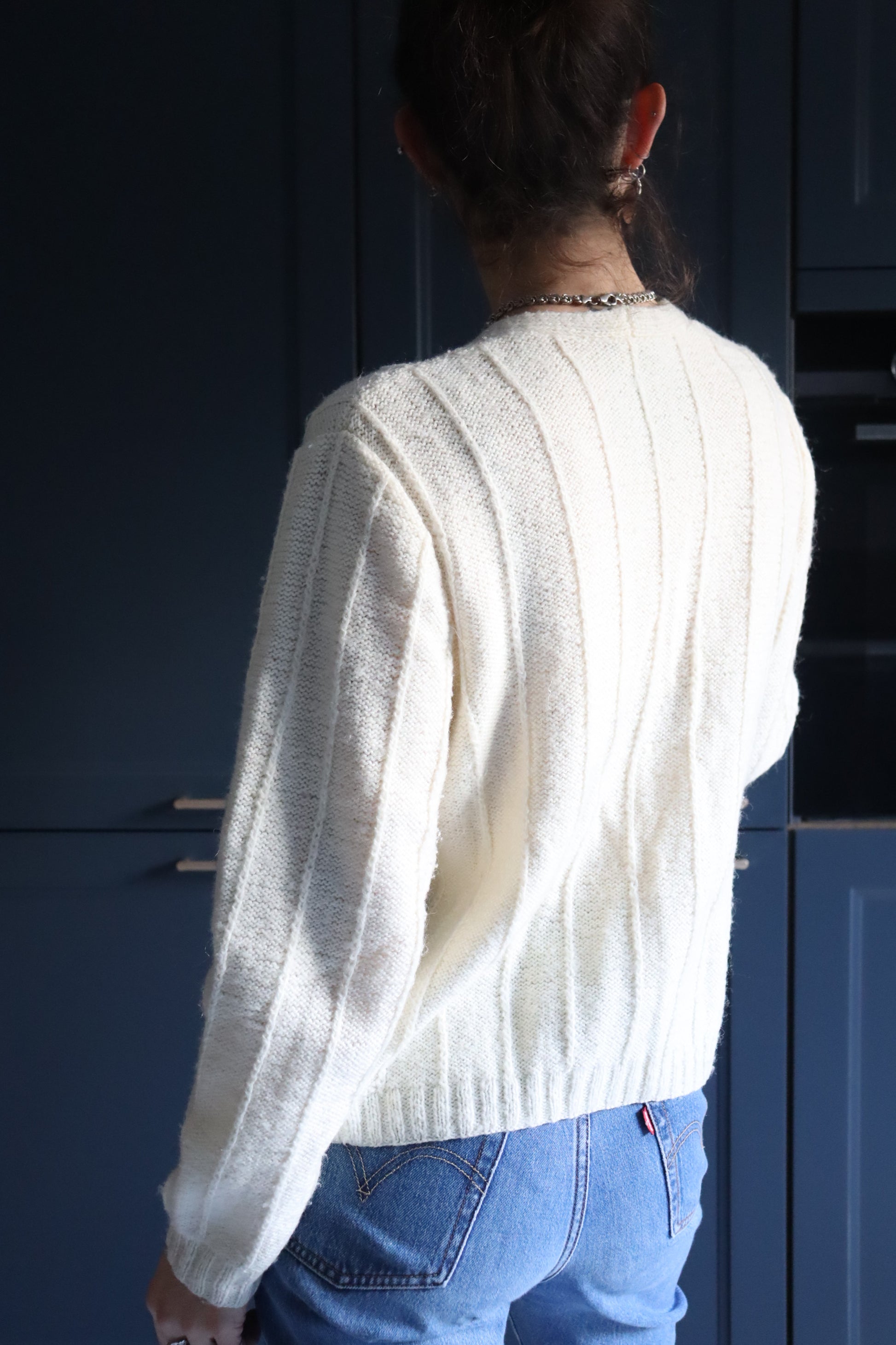 Cardigan vintage blanc fait main la friperie vintage 25
