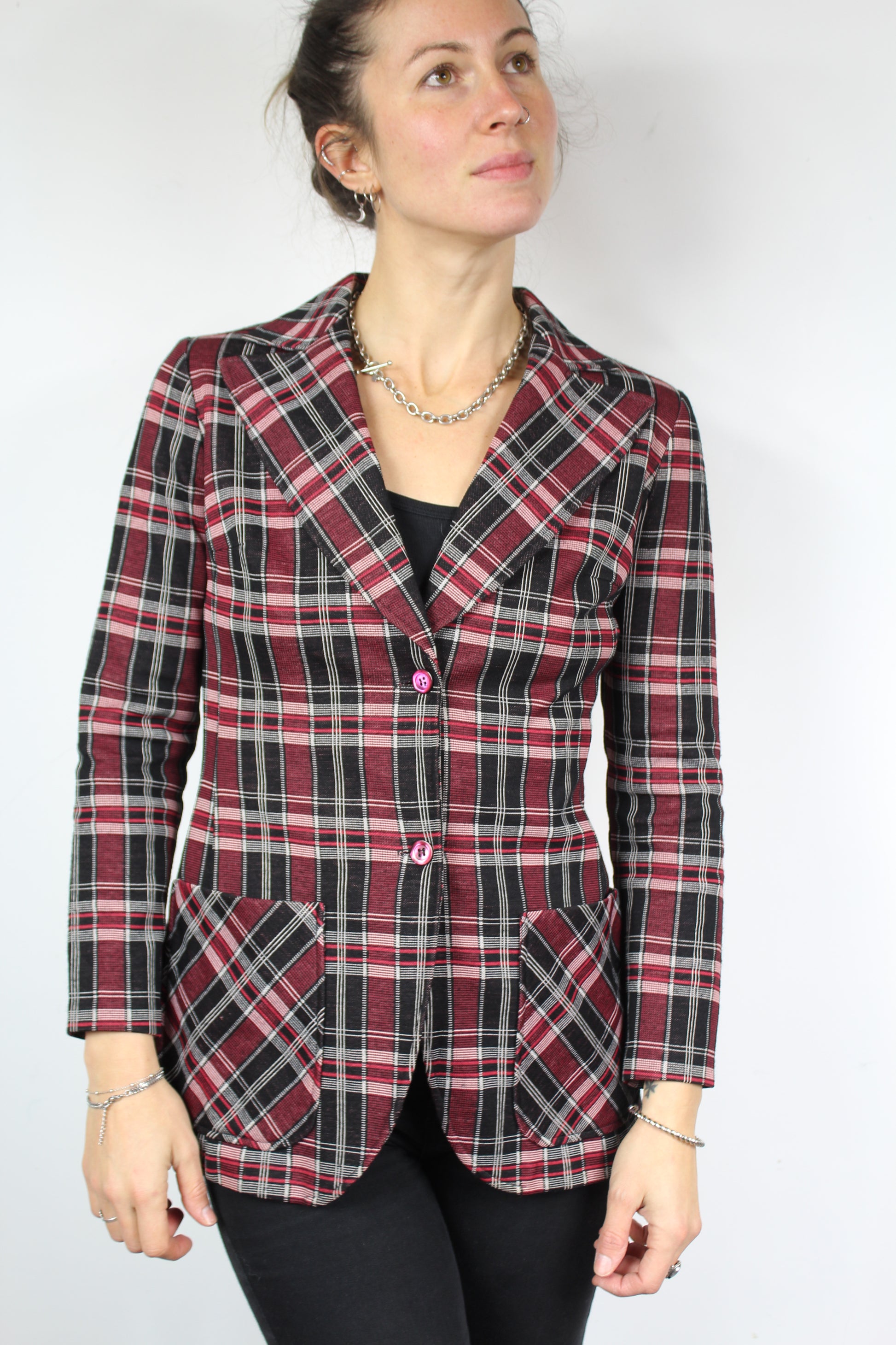 Veste vintage à carreaux rouge et noirs la friperie vintage 25