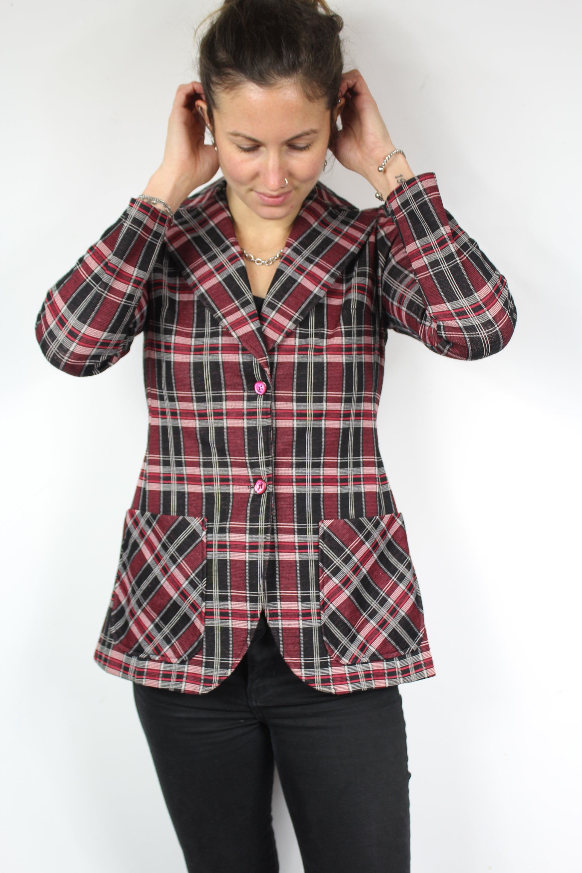 Veste vintage à carreaux rouge et noirs la friperie vintage 25