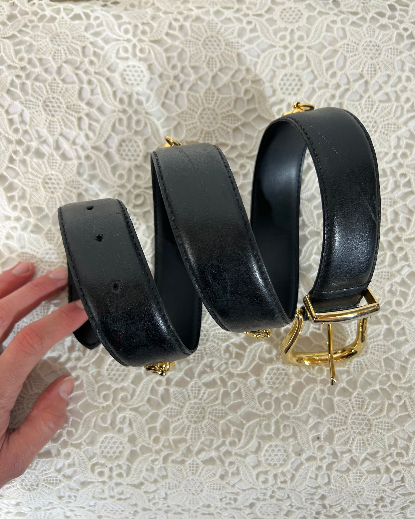 Ceinture en cuir noir et breloques éléphants métal doré Italie la friperie vintage 25