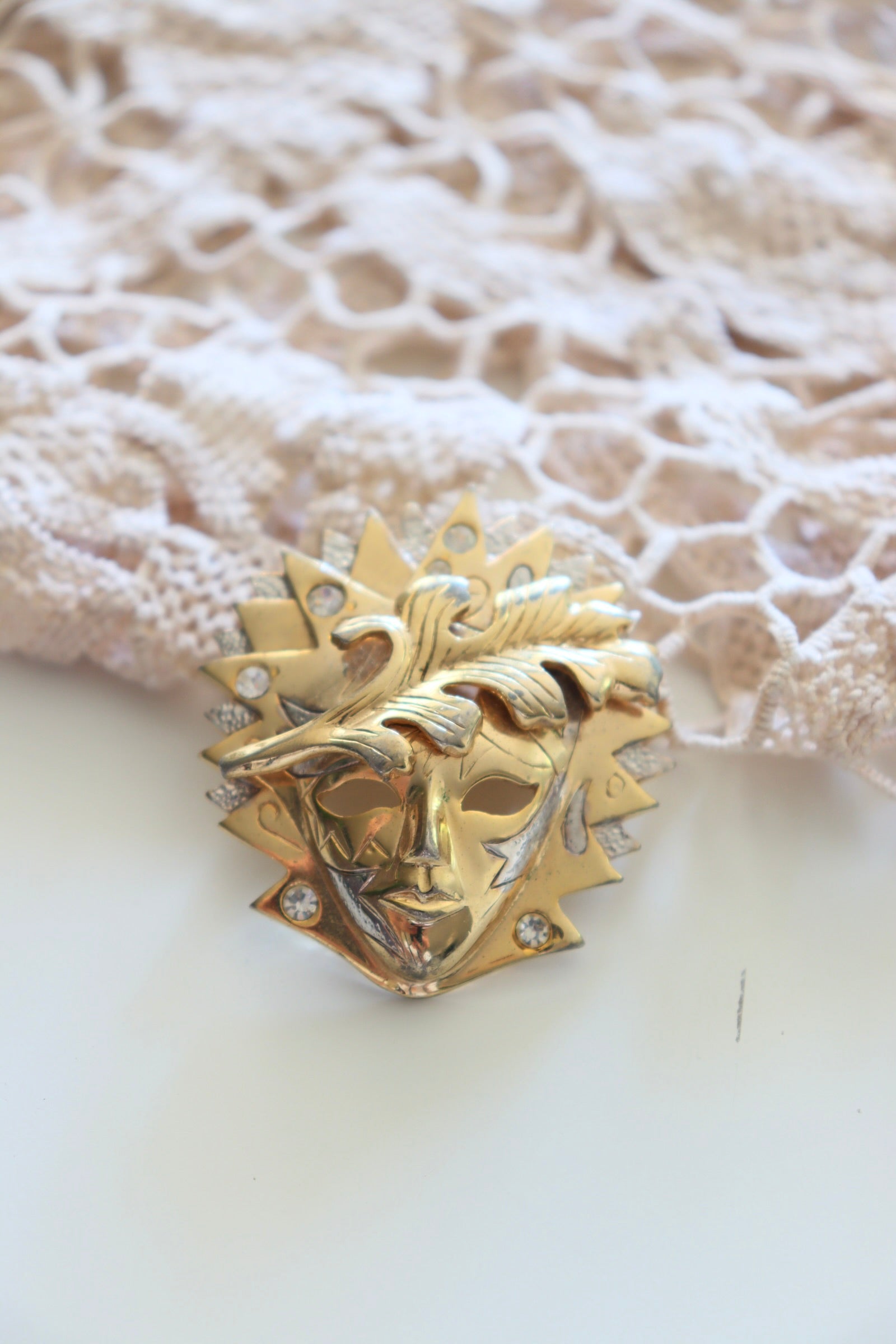 Broche vintage masque de Venise la friperie vintage 25