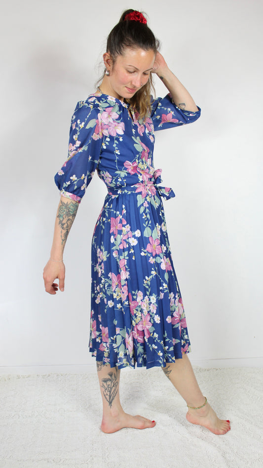 Robe vintage années 80 bleue à fleurs rose manches 3/4