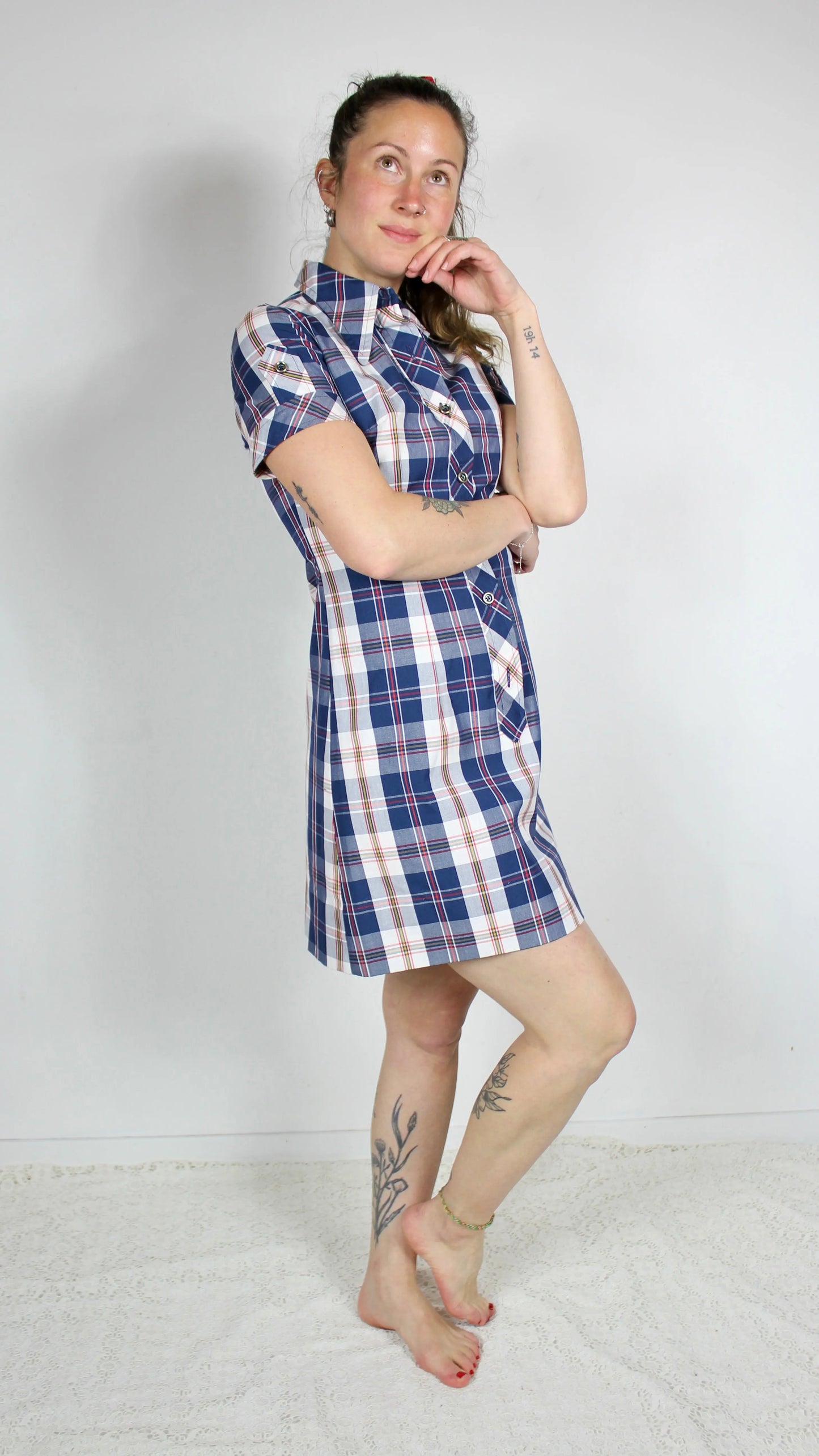 Robe chemise vintage à carreaux bleu marine blanc manches courtes