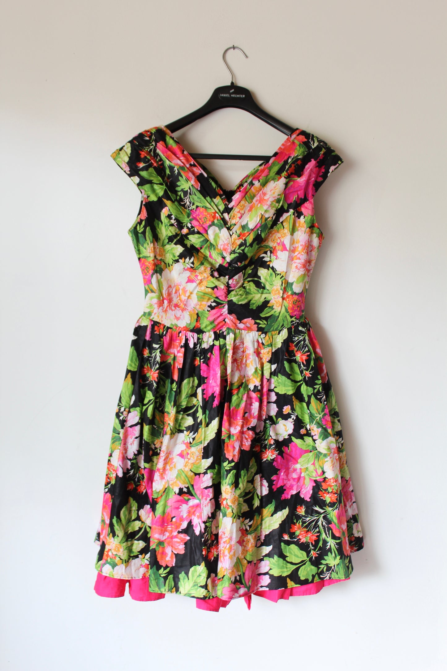 Robe swing vintage fleurie noir rose Palais Royal la friperie vintage 25