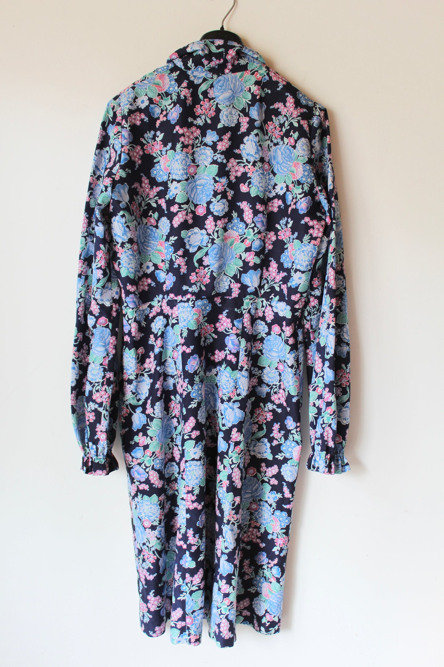 Robe vintage manches longues bleu marine motifs fleuris la friperie vintage 25