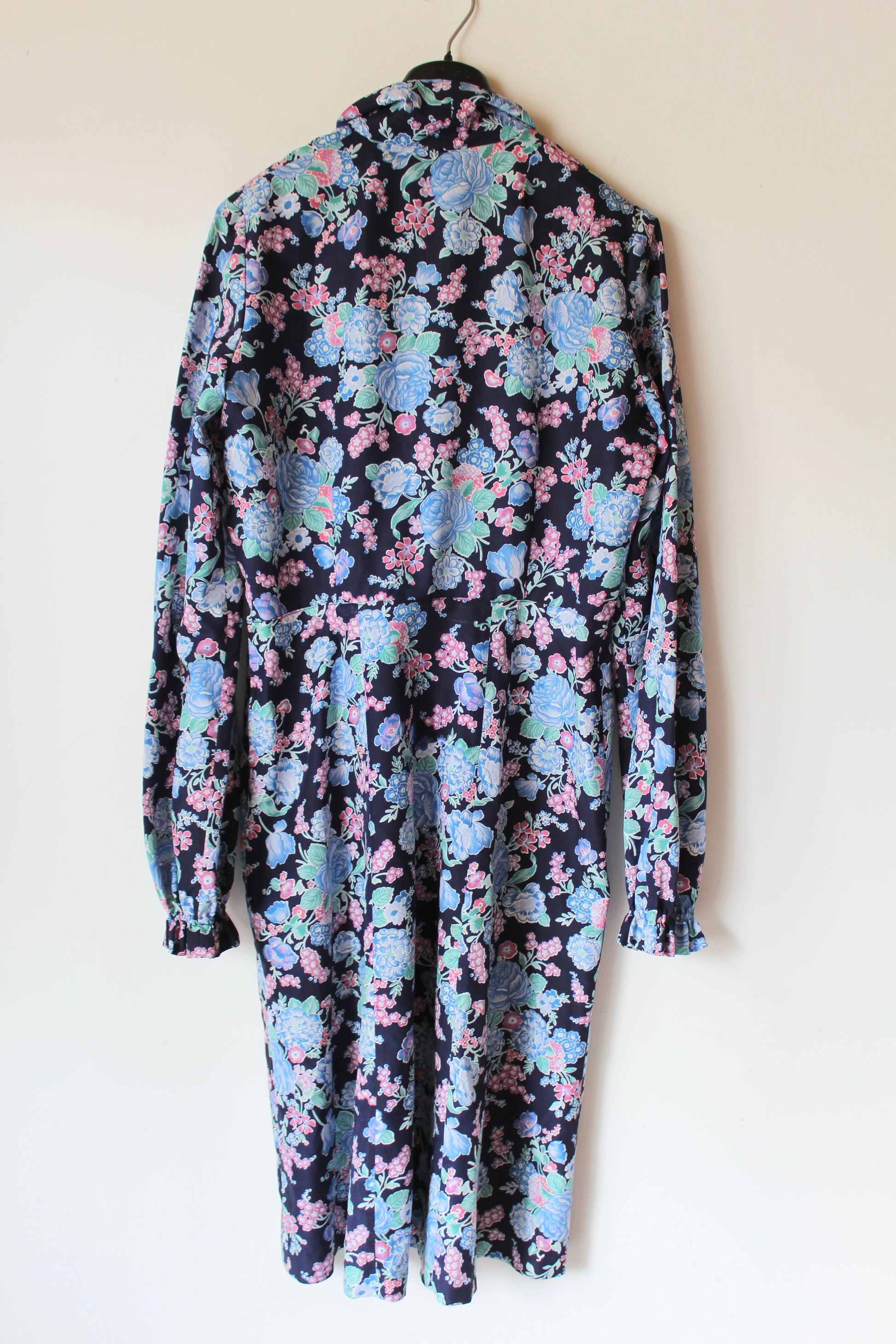 Robe vintage manches longues bleu marine motifs fleuris la friperie vintage 25