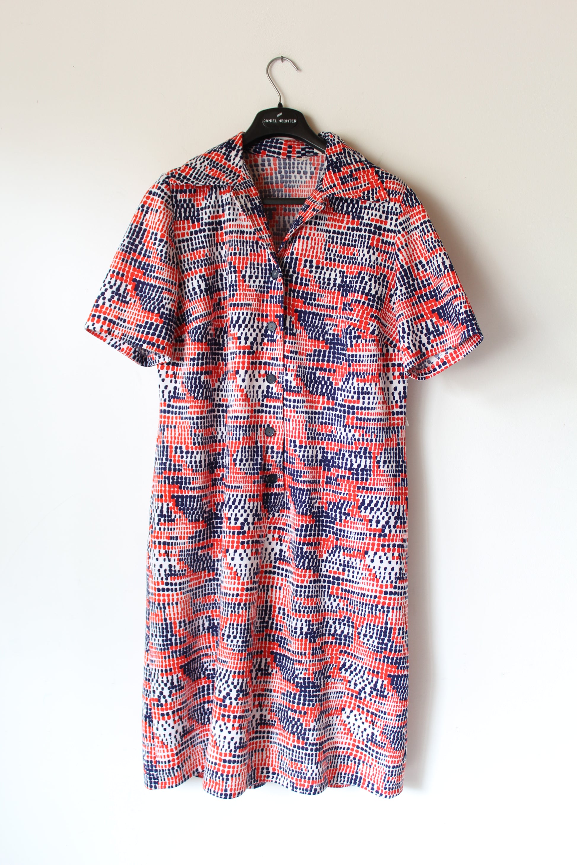 Robe mi longue vintage années 80 motifs rouge bleu manches courtes la friperie vintage 25