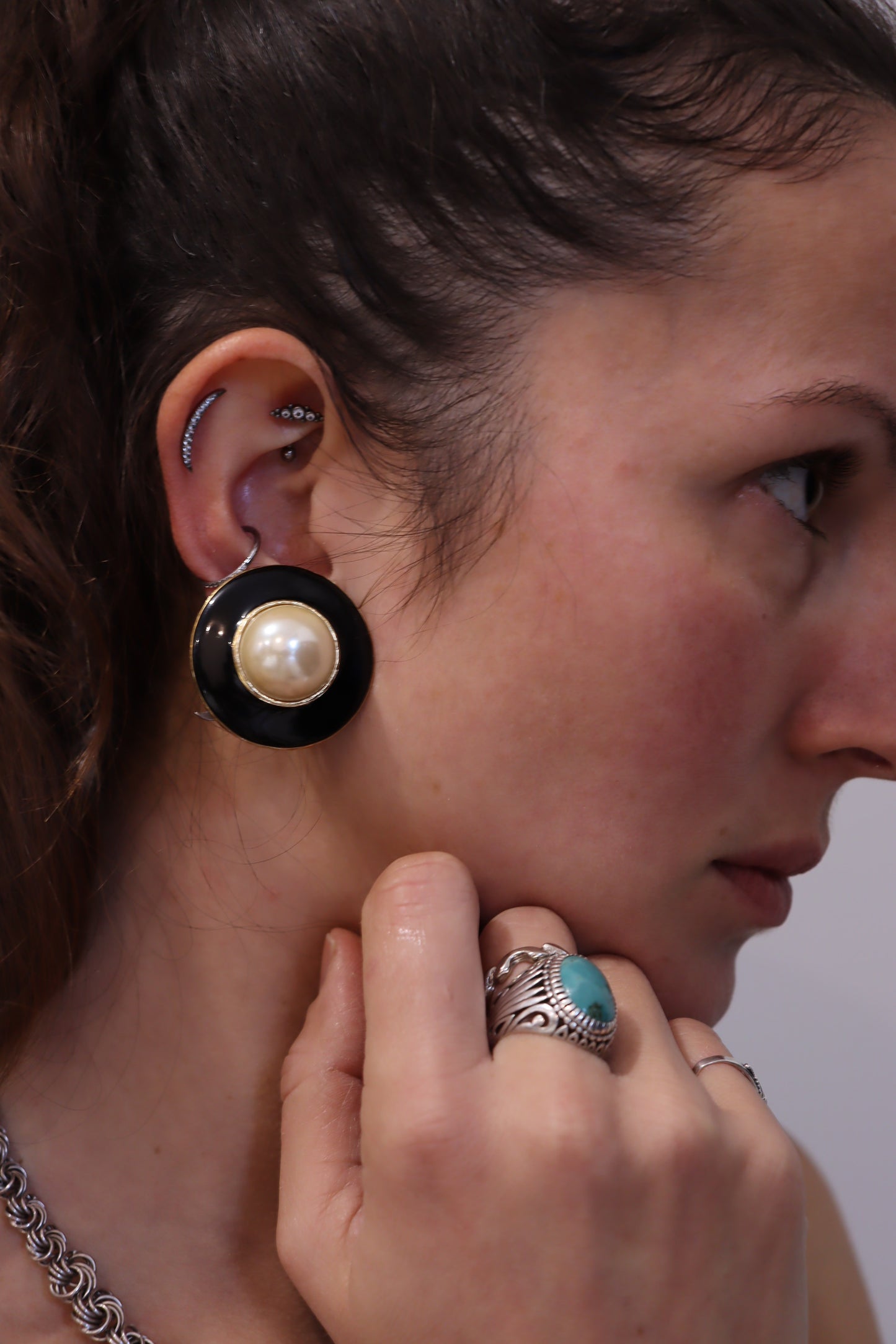Boucles d'oreille vintage ronde perle et noir la friperie vintage 25