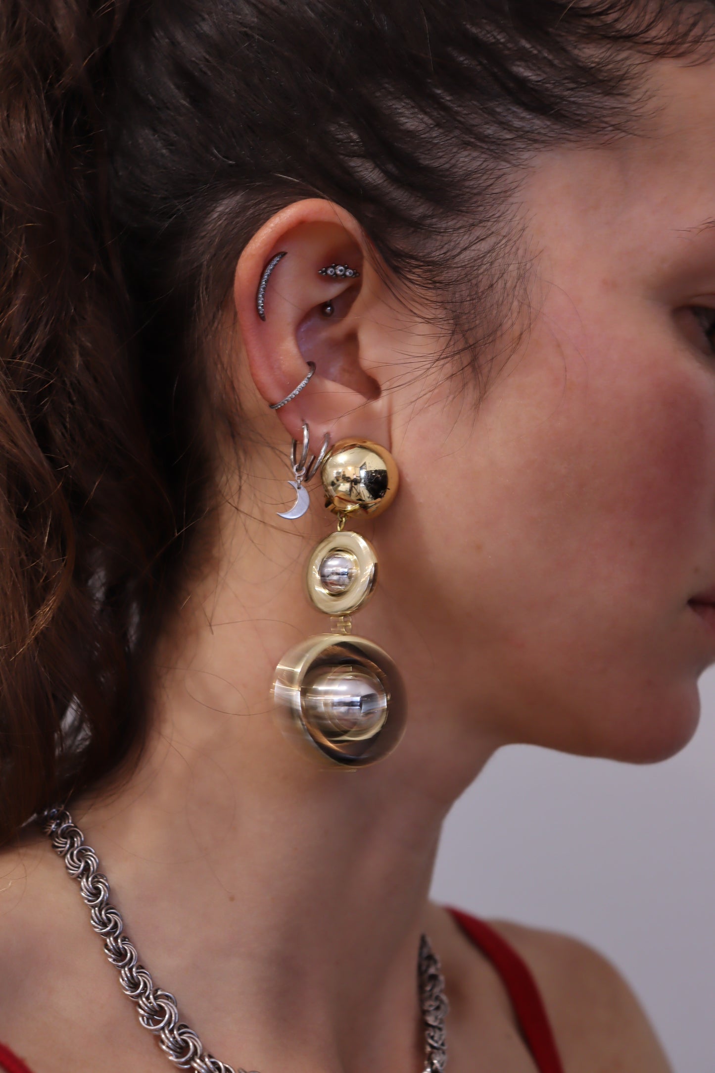 Boucles d'oreille vintage à clips pendantes cercles dorés la friperie vintage 25