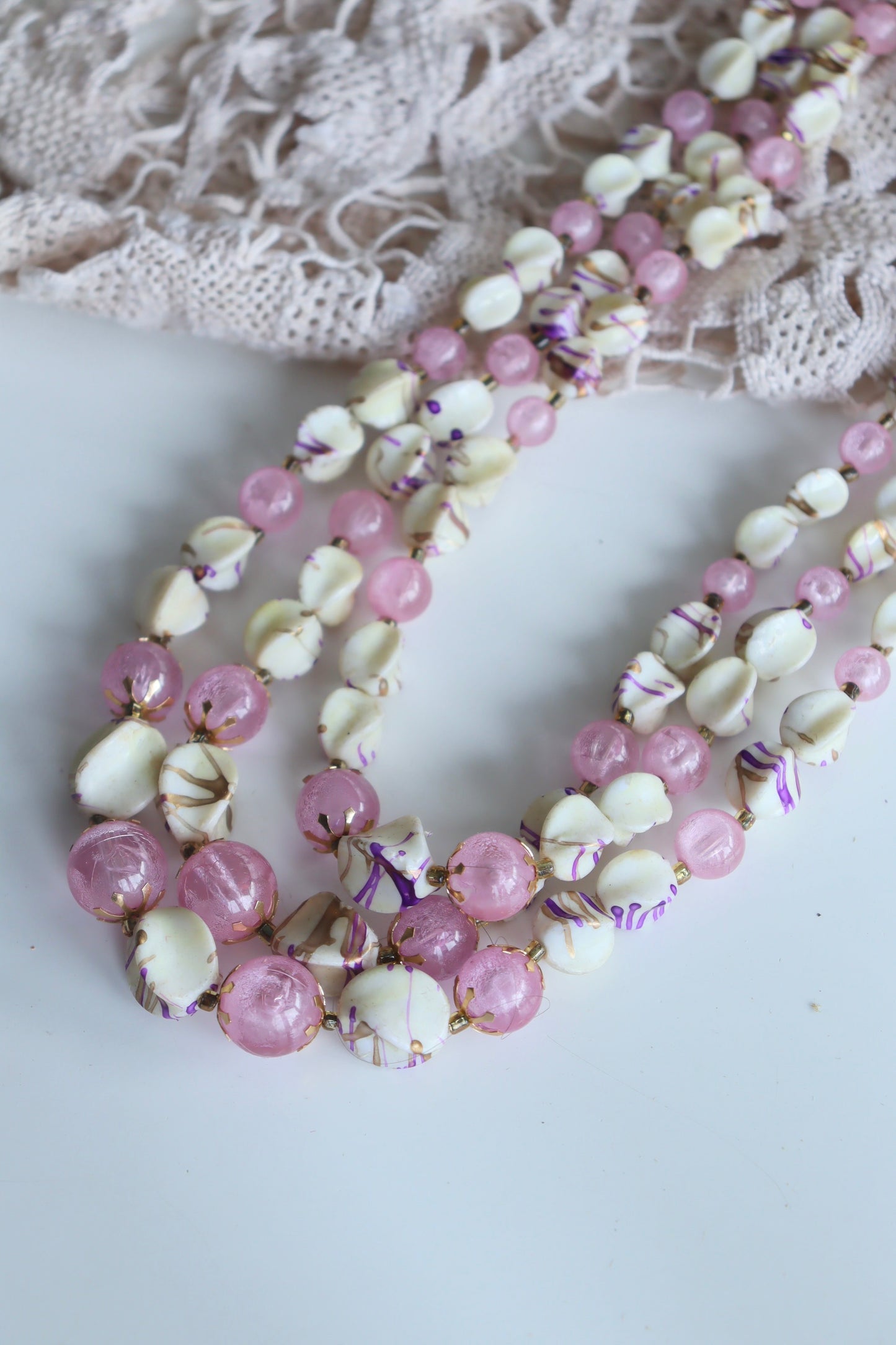 Collier vintage 70'S perles plastique 3 rangs la friperie vintage 25