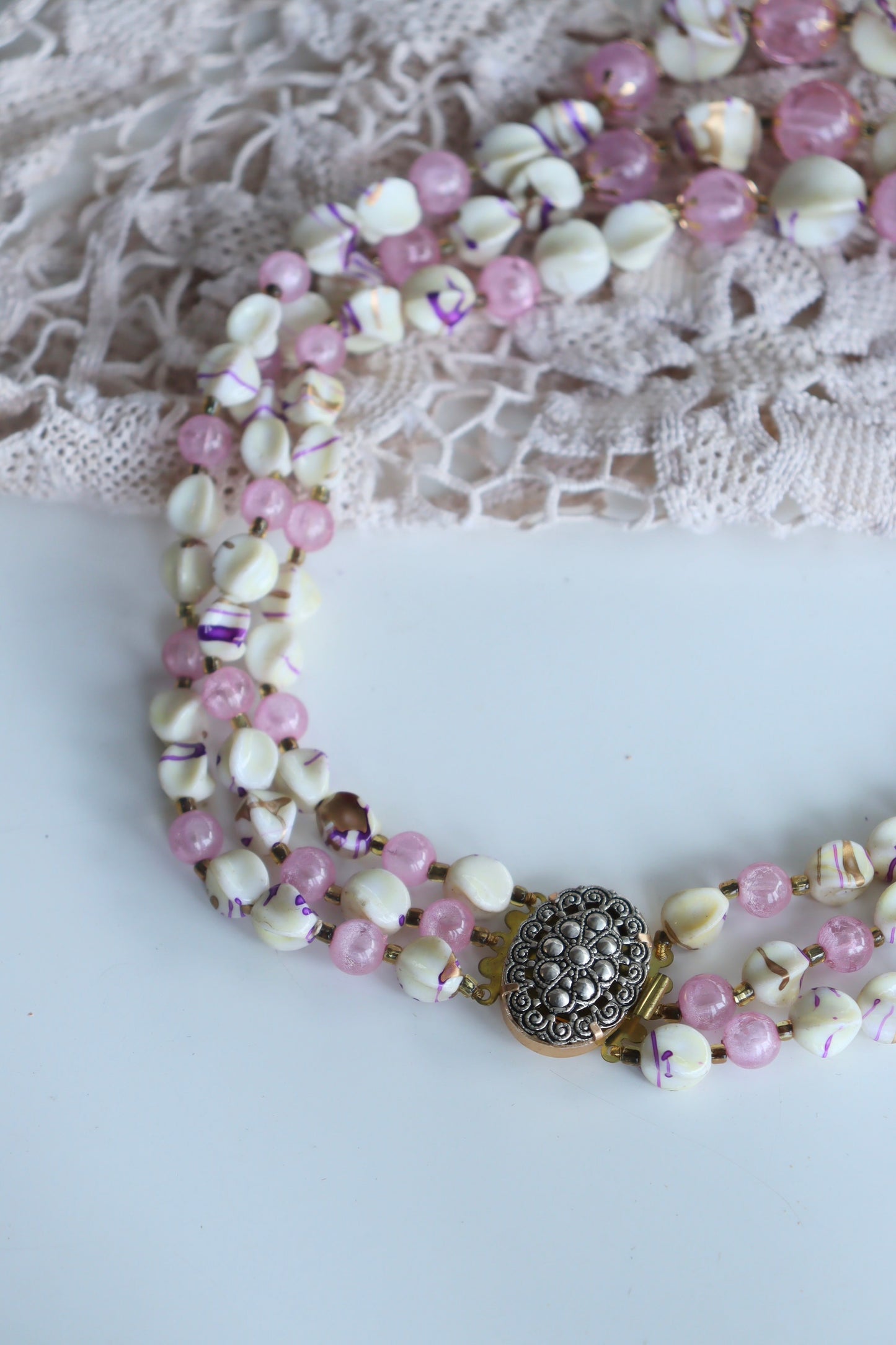 Collier vintage 70'S perles plastique 3 rangs la friperie vintage 25