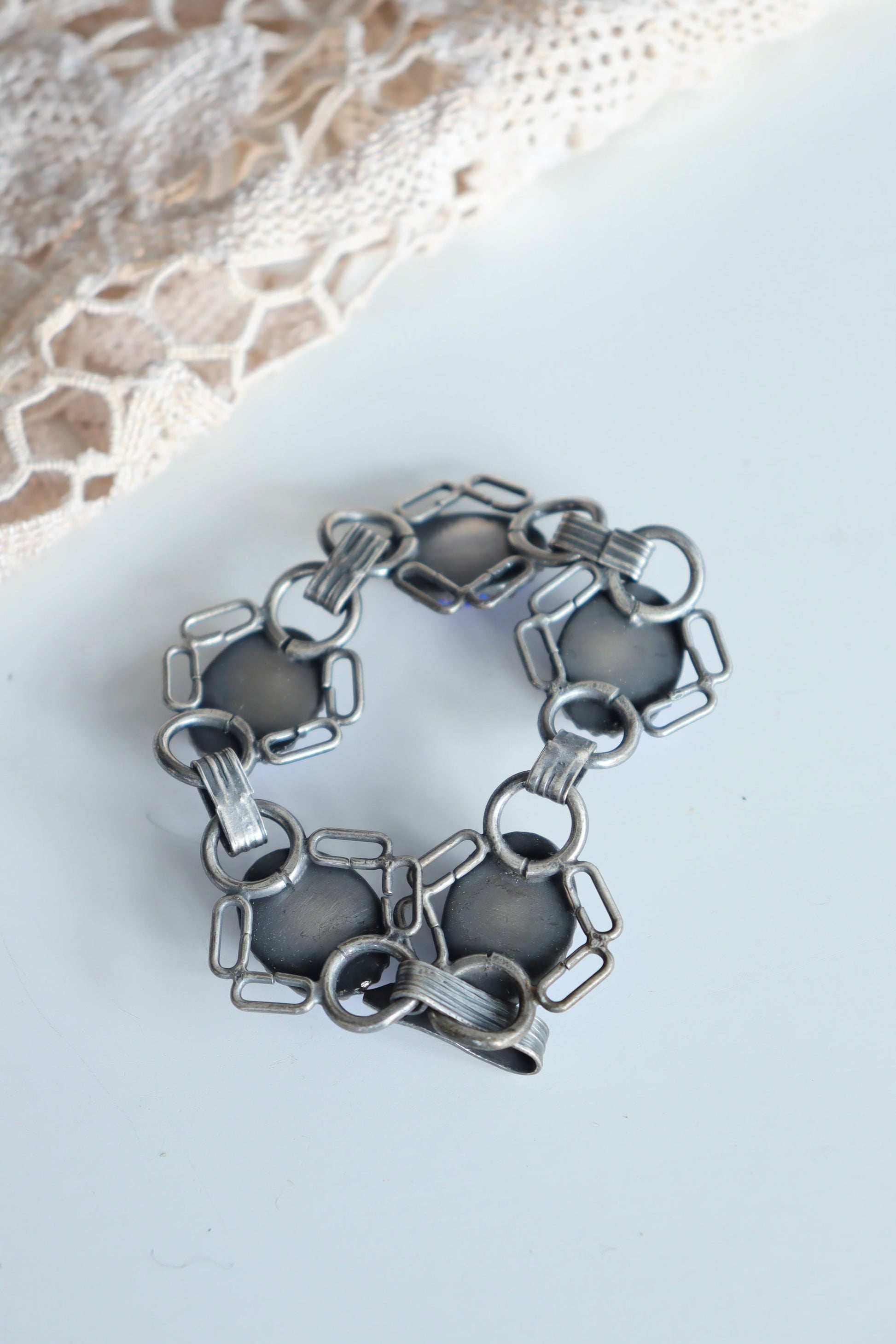 Bracelet vintage années 70 métal argent et bleu la friperie vintage 25