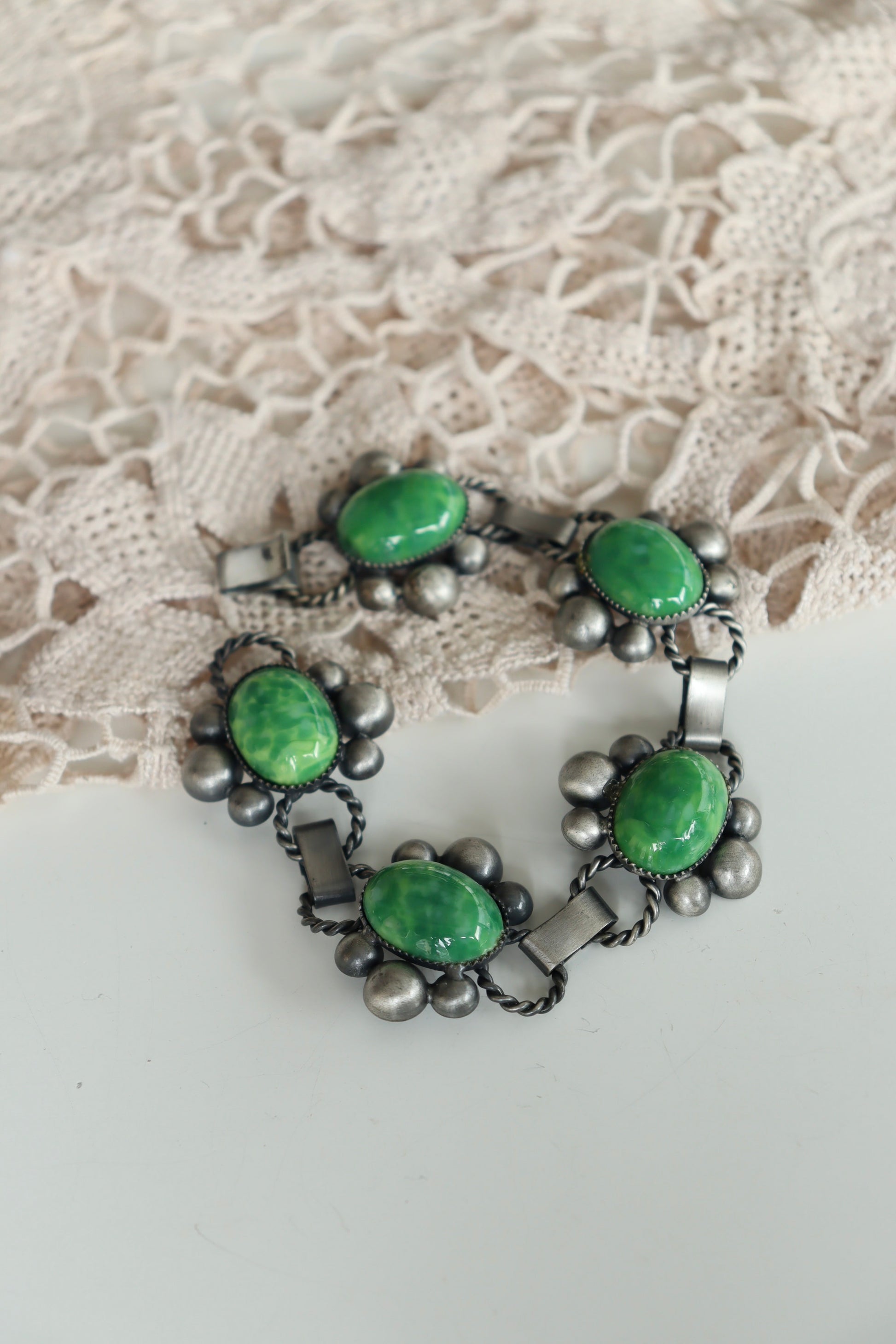 Bracelet vintage années 70 métal argent et vert la friperie vintage 25