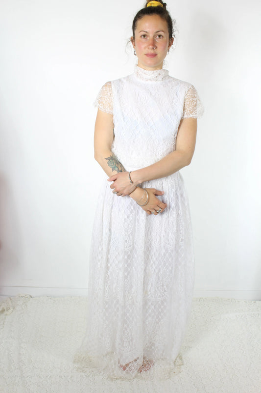 Robe de mariée vintage dentelle blanche la friperie vintage 25