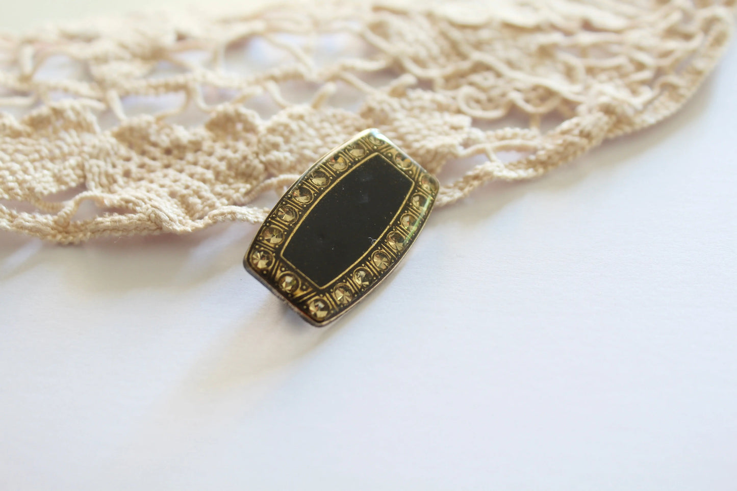 Broche vintage art déco sous résine noir argenté la friperie vintage 25
