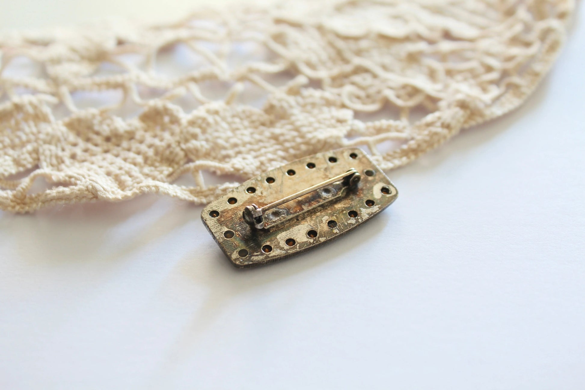 Broche vintage art déco sous résine noir argenté la friperie vintage 25