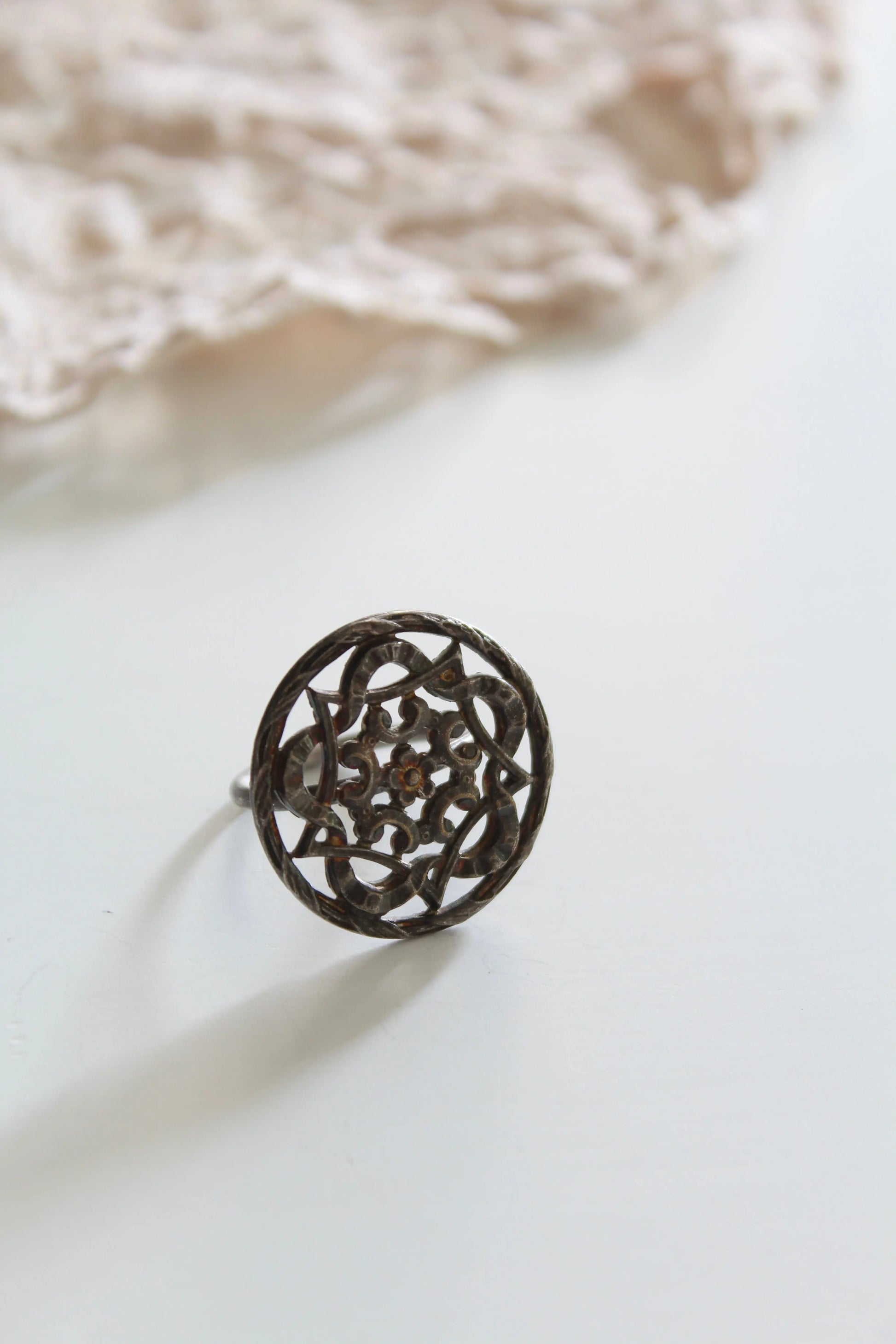 Bague plaqué argent motifs floraux 1950 la friperie vintage 25
