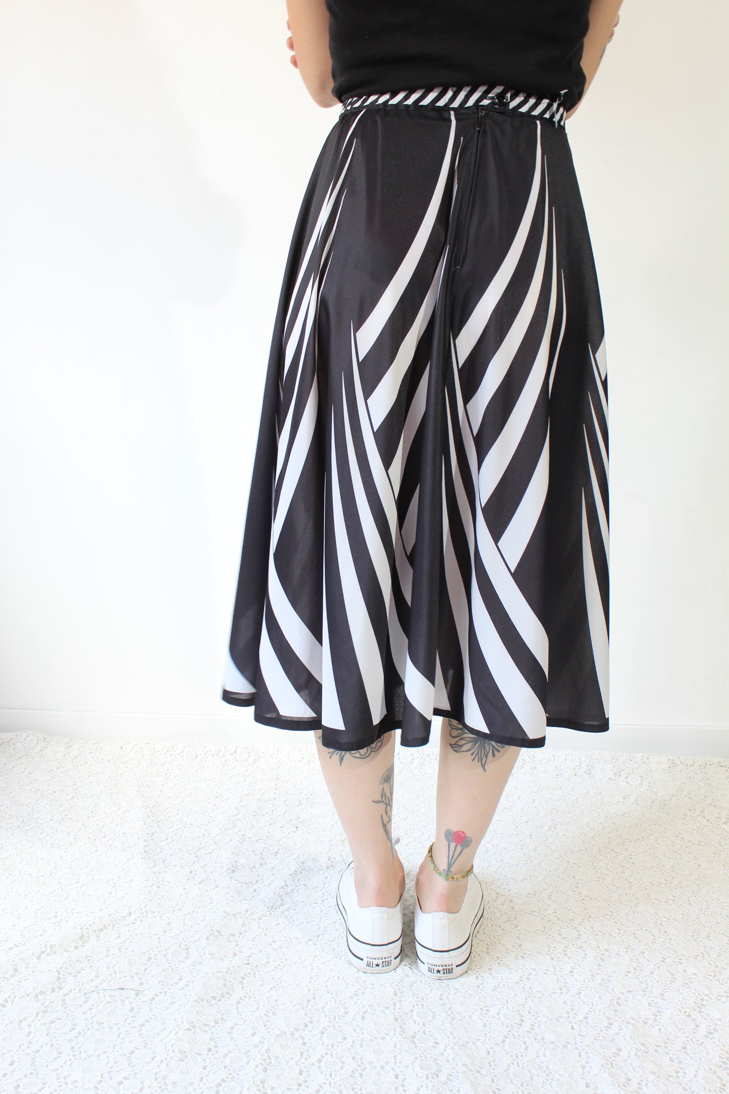 Jupe vintage noire et blanche taille haute - la friperie vintage la friperie vintage 25